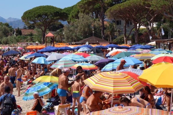 Playa en Sicilia, Italia -Julio 2020. Cred. Natacha Martin